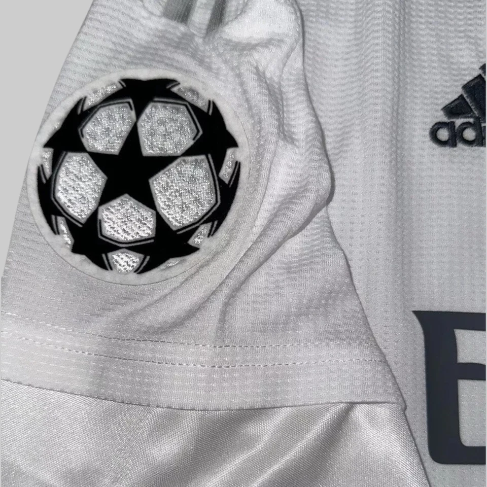 Ronaldo #7 Real Madrid 2015-16 Home Men’s Long Sleeve Soccer Jersey - Image 4 of 4