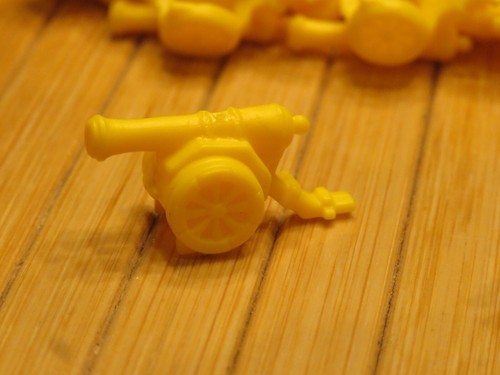 1993 RISK Replacement Piece YELLOW Army 88 Game 12-Cannon 18-Cavalry 58-Infantry - Picture 4 of 6