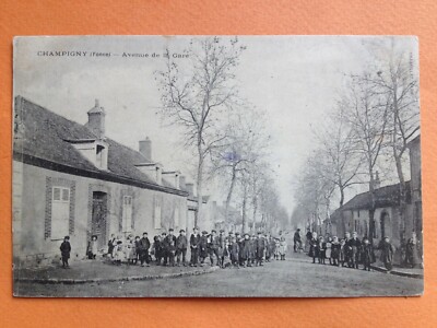 Postcard 1900 CHAMPIGNY Yonne AVENUE de la GARE schoolchildren