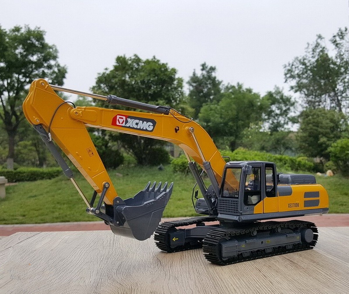 ミニカー 1/30 XCMG XE370DK 新型油圧ショベルカー ミニカー 1/30 XCMG XE370DK 新型油圧ショベルカー ミニカー 1