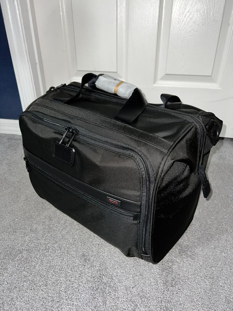 TUMI BLACK Alpha 2 FXT 96946-1041 Framed Soft Duffel TUMI BLACK Alpha 2 FXT 96946-1041 Framed Soft Duffel