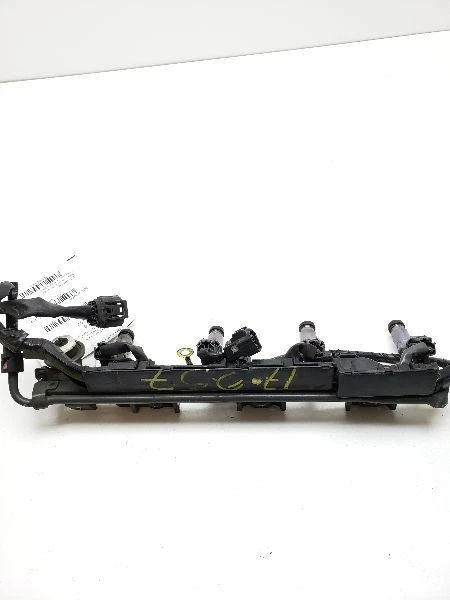 03-04 06-10 Infiniti M45 piezas de inyección de combustible con inyector de riel OEM 16600AE060 Foto 2 de 4