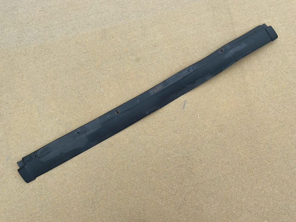 Резиновая отделка заднего бампера 1238852523 W123 240D 230 280CE 300CD 300D 300TD C123 617 - Изображение 2 из 4