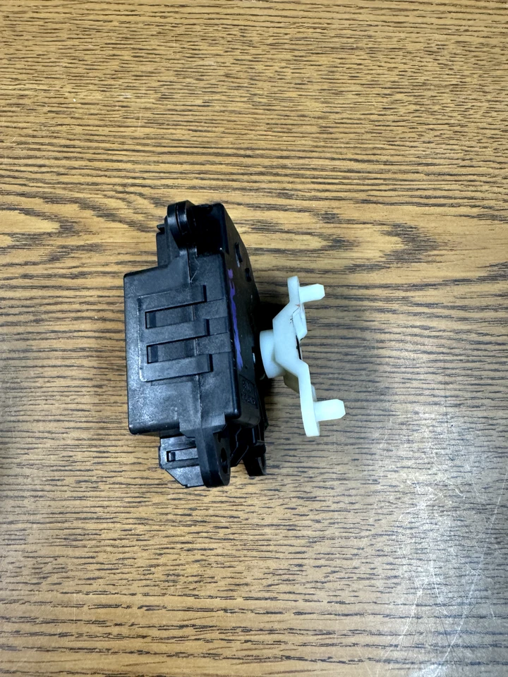 2011-2017 Infiniti QX56 QX80 Front HVAC AC Heater Evaporator Actuator Motor OEM - Image 4 of 4