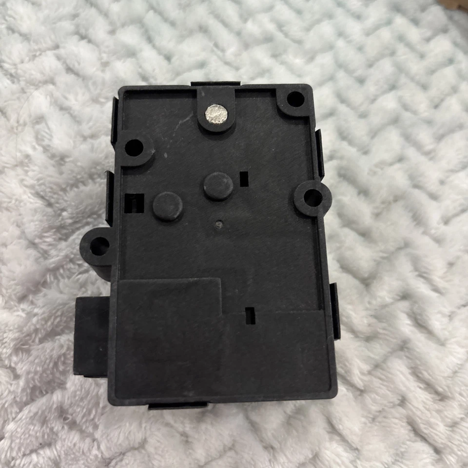 Actuador de puerta de aire climatización Dorman 604-600 para Mitsubishi Galant 99-03 Foto 4 de 4