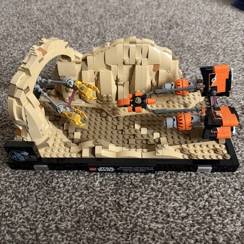 LEGO Star Wars: Mos Espa Podrace Diorama (75380) Used 100% COMPLETE