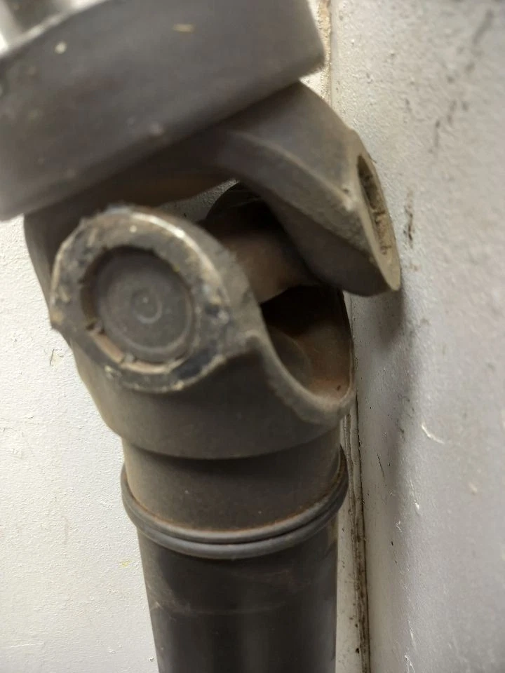 01-05 LEXUS IS300 3.0L REAR DRIVE SHAFT AUTOMATIC TRANSMISSION Foto 3 de 4