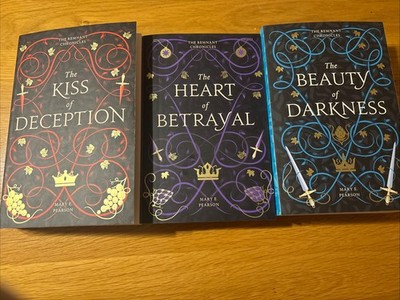 The Remnant Chronicles / Mary E. Pearson 