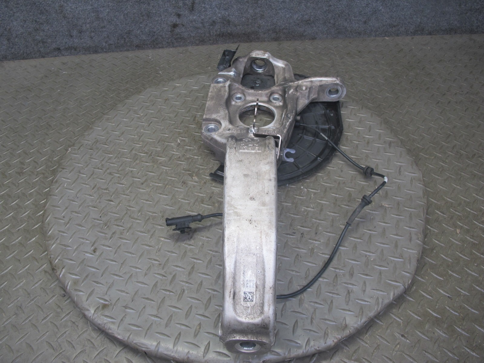 2017-2020 MASERATI LEVANTE M161 AWD FRONT LEFT DRIVER SIDE SPINDLE KNUCKLE