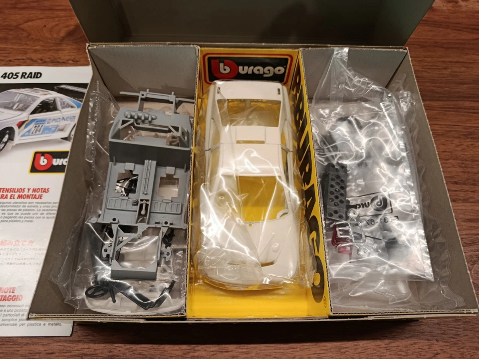 Bburago Die-cast Metal Kit Peugeot 405 Raid - Cod. 5131 - Scala 1:24 - Immagine 3 di 4