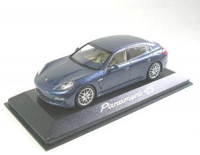 Porsche Panamera 4S (blau) 1:43 Minichamps in OVP mit Acrylhaube