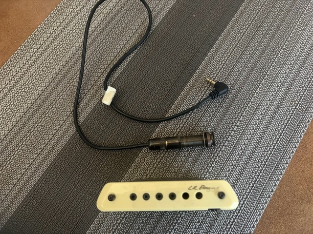 L.R. Baggs M1 Active Soundhole Pickup