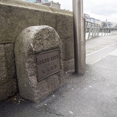 Foto 6x4 Ward Boundary Marker, Dublin Mountjoy\/O1634 Ward Boundary Mark c2016