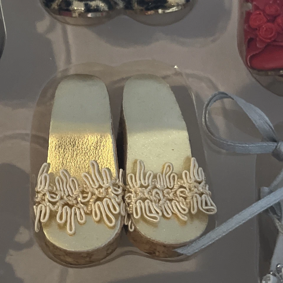 Paquete de accesorios para zapatos Madame Alexander Cissy en caja original para muñeca de moda de 21" Foto 3 de 4