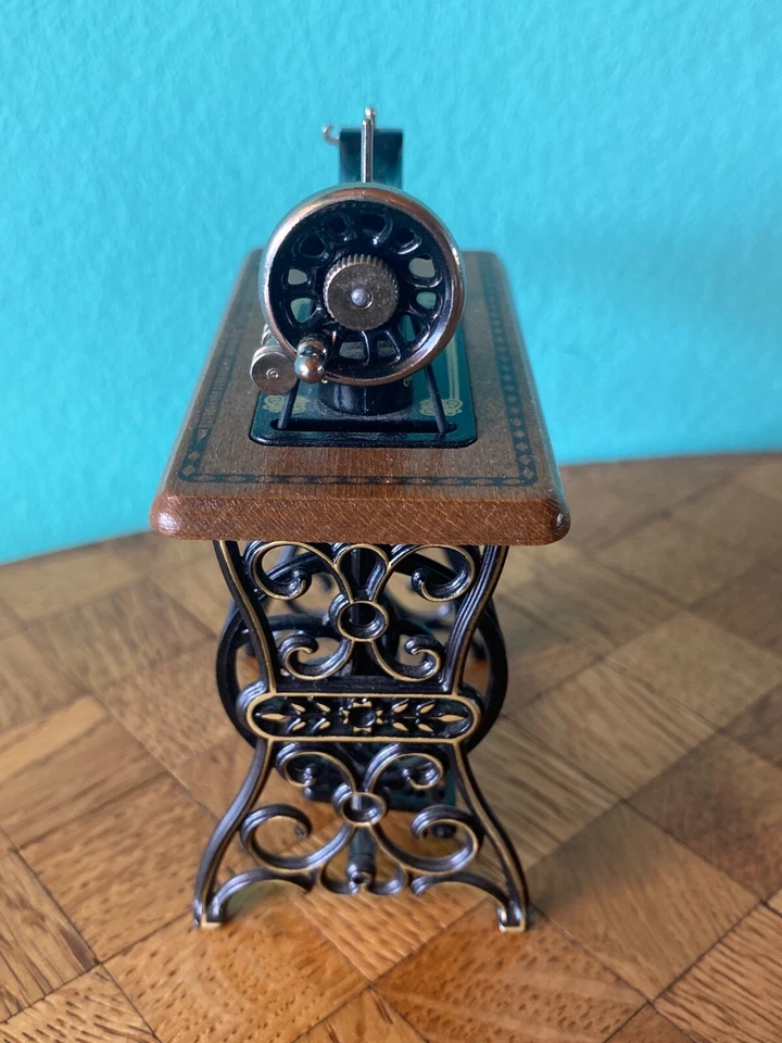 Nähmaschine  Bodo Hennig Puppenstube Puppenhaus 1:12 dollhouse sewing machine - Bild 3 von 4