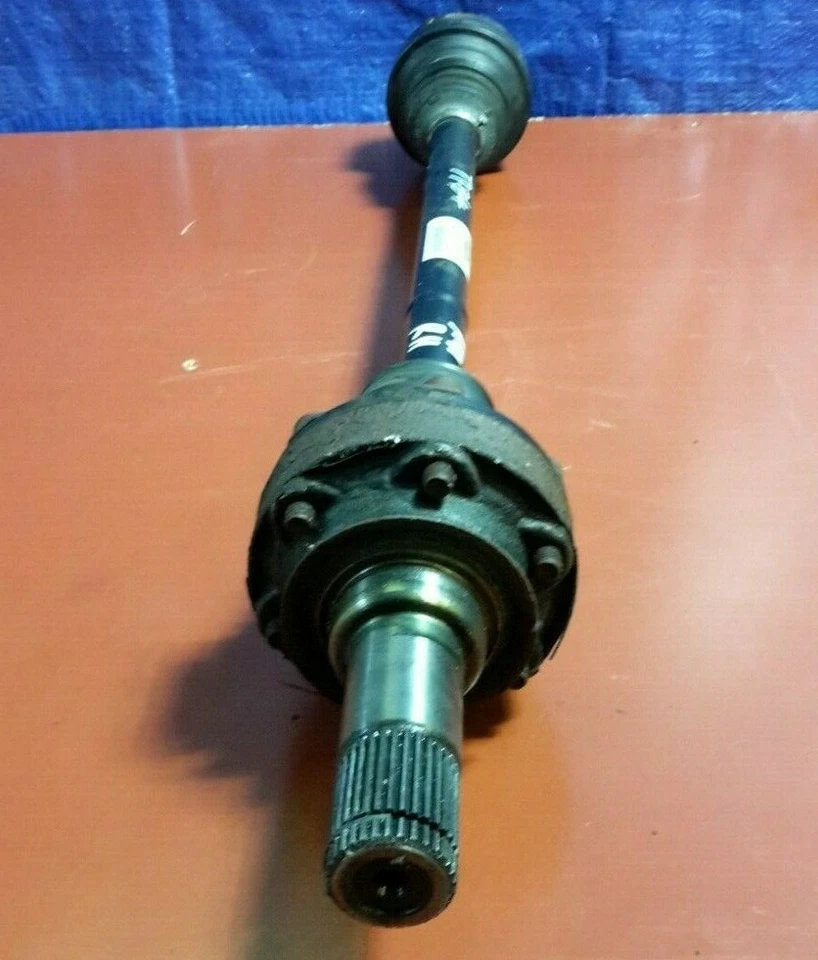 Eje trasero derecho Volkswagen Touareg CV 2004-2007 OEM 7L0501201C Foto 3 de 4