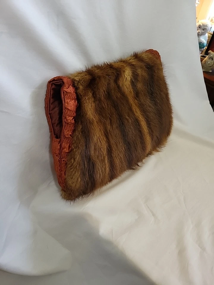 Manguito visón con bolsa con cremallera y correa para muñeca interior de nailon ruso excelente estado Foto 2 de 4