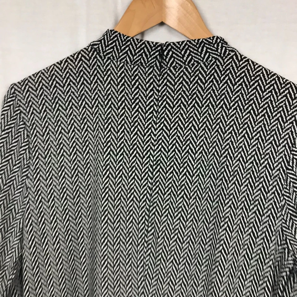 White House Black Market Women's Herringbone Mock Neck Dress Keyhole Size XXS - Image 4 of 4