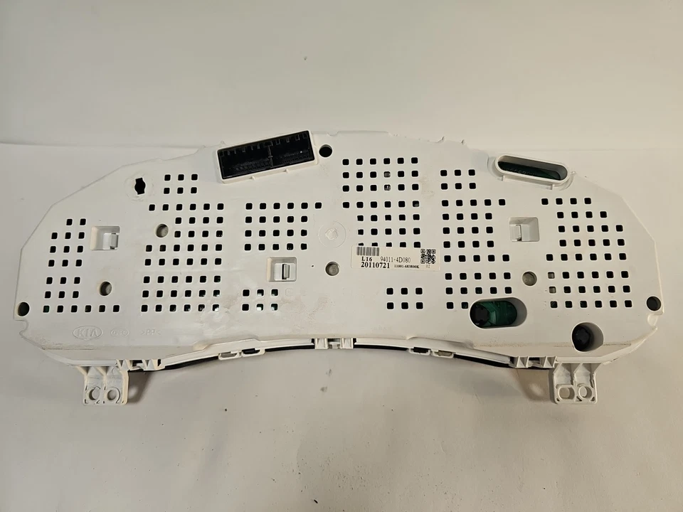 2011 2012 Kia Sedona Speedometer Instrument Gauge Cluster110K 940114D080 OEM BB5 - Image 4 of 4