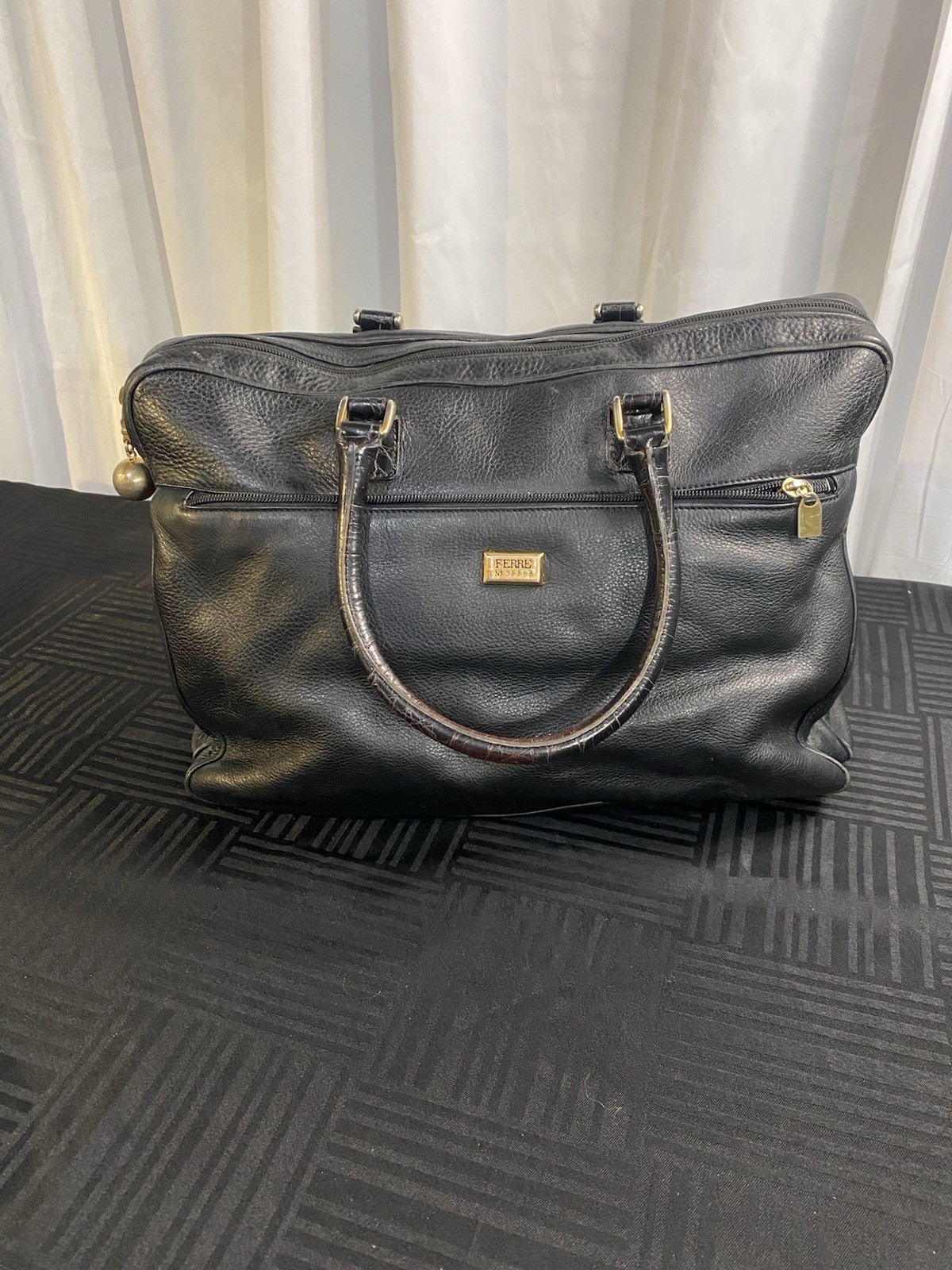 Ferre by Gianfranco Ferre Vintage Black Leather Bag Zip Closure Made In Italy