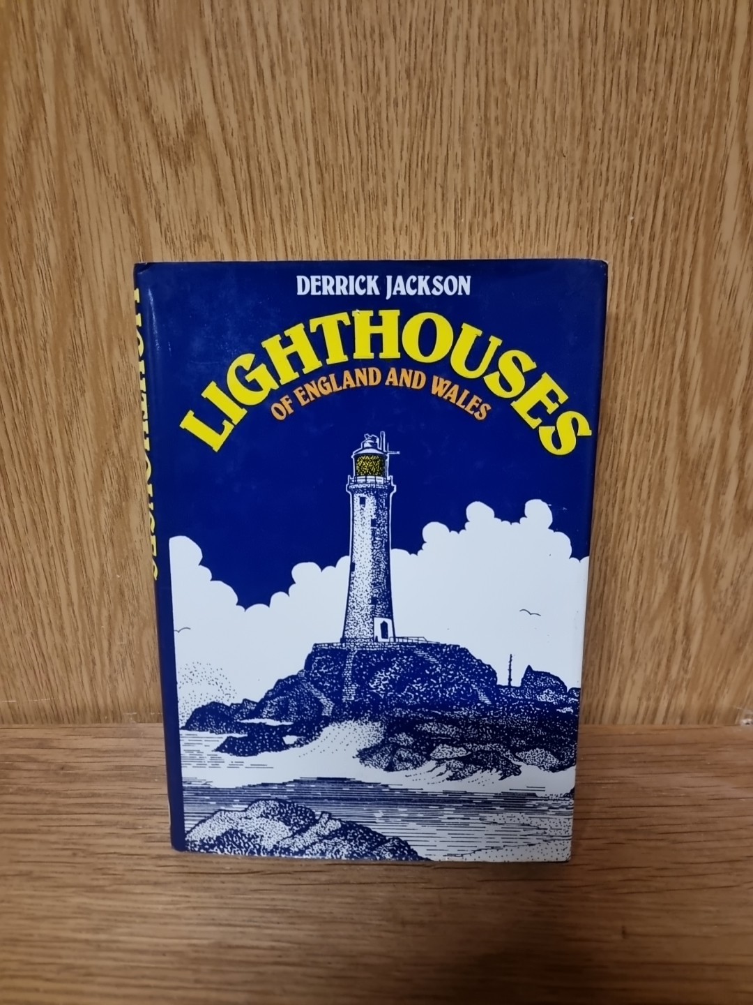 Lighthouses of England and Wales - Jackson, Derrick Hardback (8c)