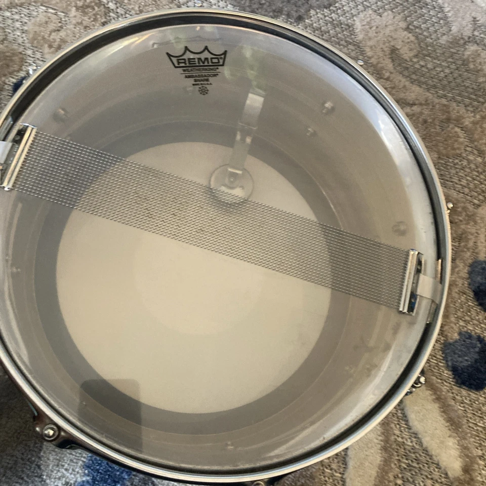 TAMBOR REDOBLANTE TAMA SWINGSTAR 6 1/2” X14” VINTAGE AÑOS 80 con insignia granate extremadamente RARO Foto 4 de 4