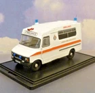 OXFORD D/CAST 1/76 1981/1982 BEDFORD CF HANLON LONDON AMBULANCE SERVICE 76HAN002