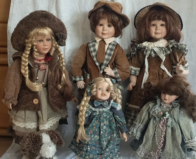 5 Porzellanpuppen Set Retro-Stil hell abnehmbare Kleidung verschiedene Outfits