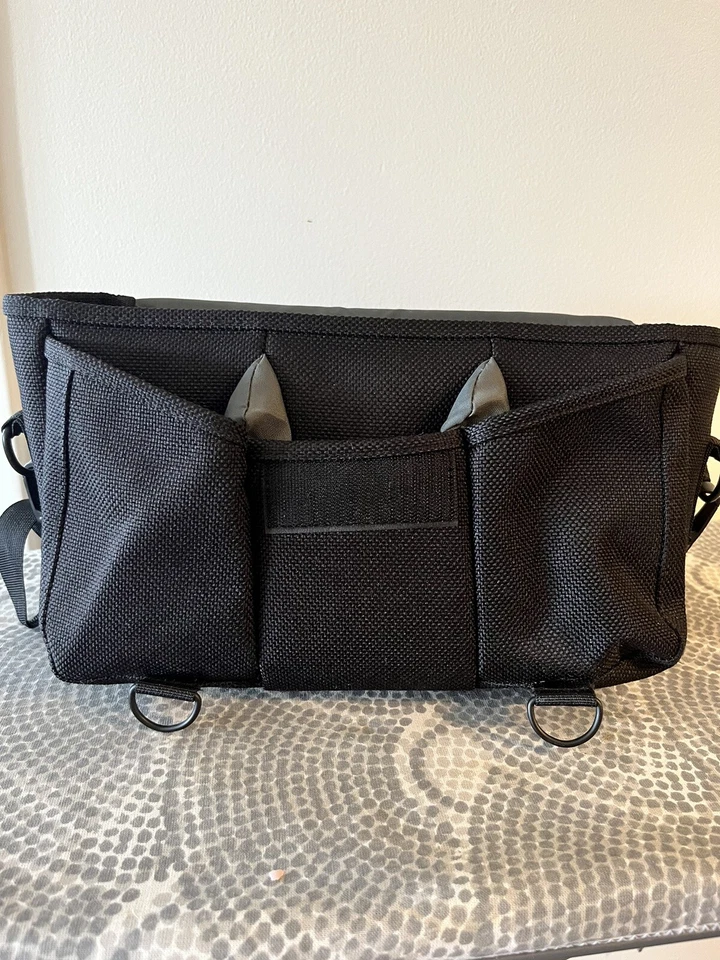 Case Logic Deluxe Camera Or Video Crossbody Bag with Zippered Storage 12” Wide - Image 3 of 4