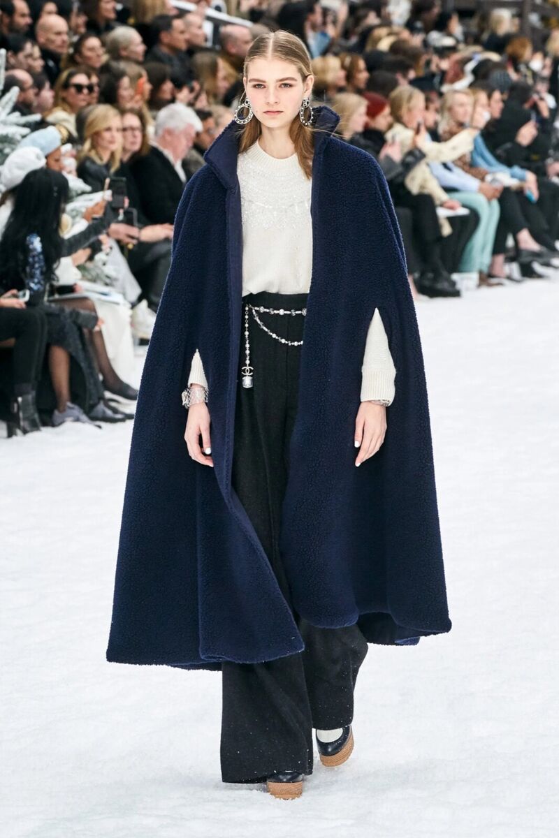 68383 auth CHANEL navy blue cashmere silk 2019 19K TEDDY CAPE Jacket 34 XXS 68383 auth CHANEL navy blue cashmere silk 2019 19K TEDDY CAPE Jacket 34 XXS