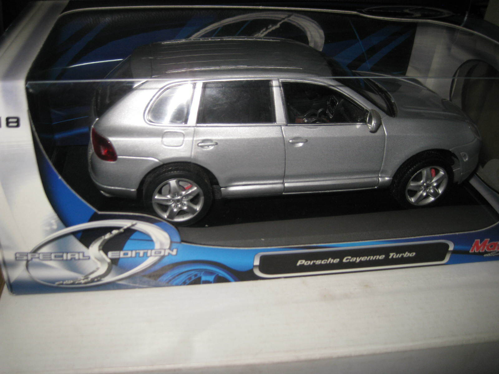 maisto porsche cayenne