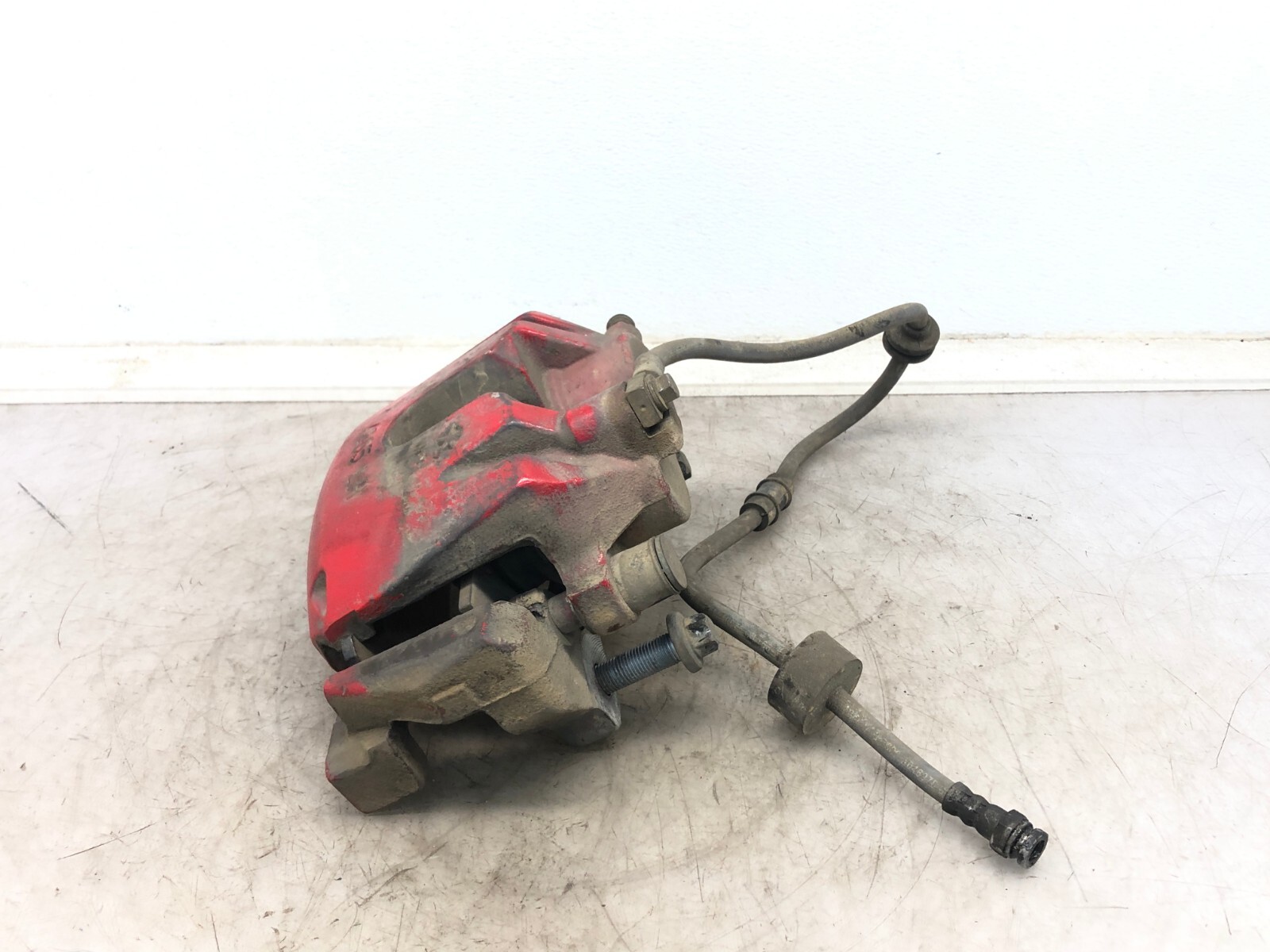 2017-2020 MASERATI LEVANTE 3.0L RIGHT PASSENGER FRONT BRAKE CALIPER W/ PADS OEM