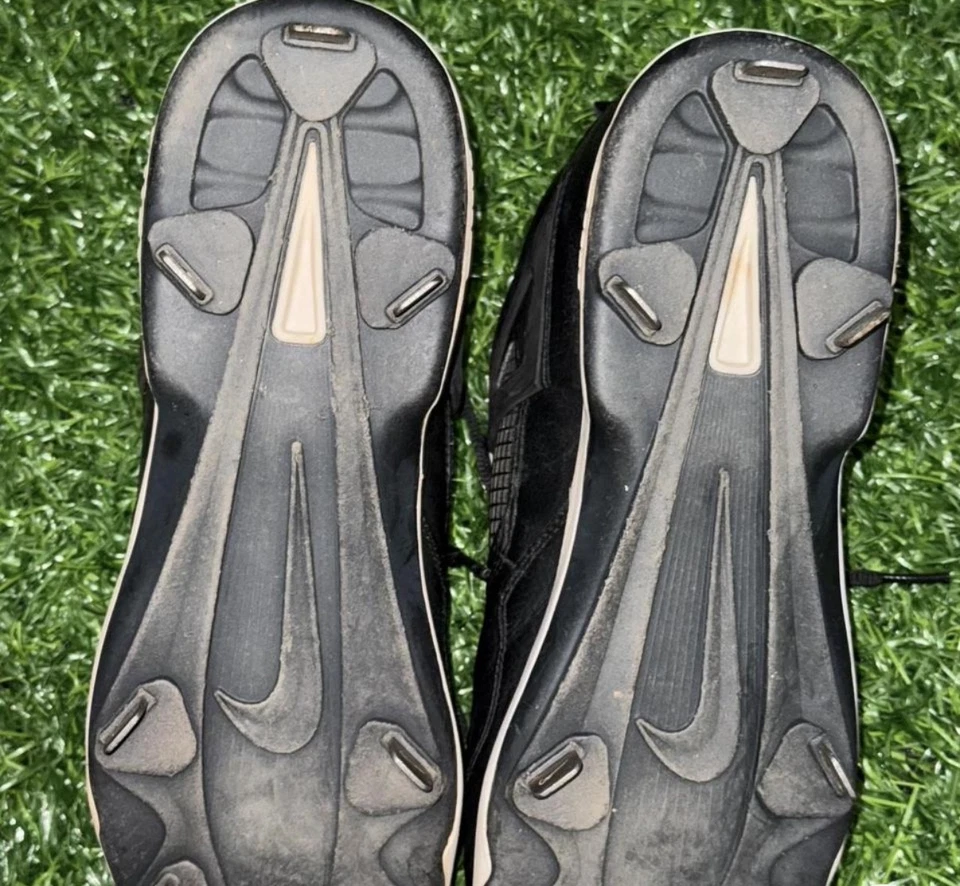 Botines de béisbol Nike Air Jordan 4 retro de metal negros - Usados en excelente estado Foto 4 de 4