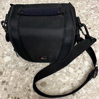 LowePro Edit 110 Black Camera Bag, Divider, Padded, Zipper, 5 Pockets