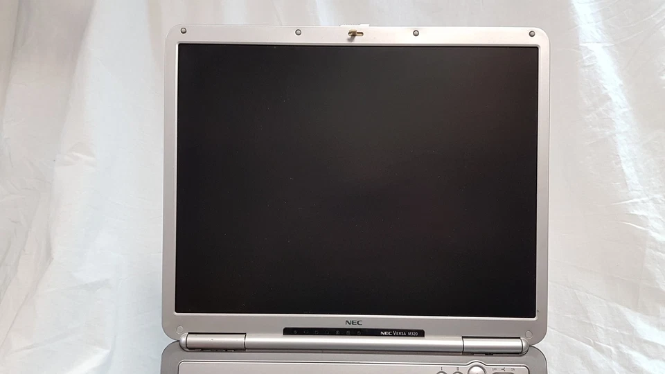 NEC versa m320 15" Laptop Intel Pentium 4 224MB No HDD - Image 2 of 4