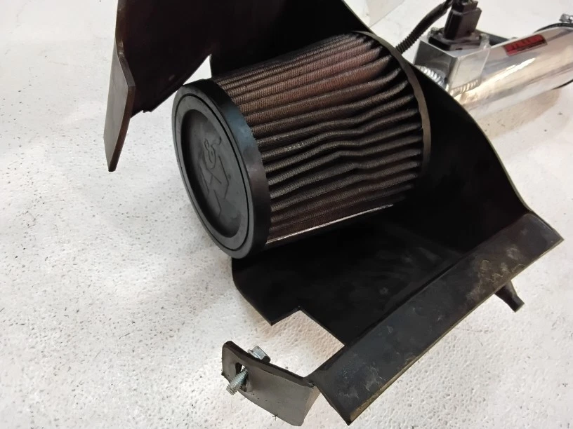 Entrada de aire frío del mercado de accesorios para Infiniti Q50 2014 Foto 2 de 4