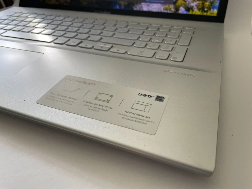 Asus VivoBook 17 X712JA 17,3" Intel Core i7-1065G7 512GB NVMe 8GB RAM Win 11 - Bild 3 von 4