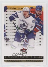 2014-15 Fleer Ultra Gold Medallion Alexandre Burrows #185 9oa