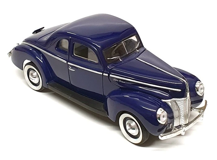 Universal Hobbies 1/18 Scale Diecast 2625L - 1940 Ford Deluxe - Blue - Image 2 of 4