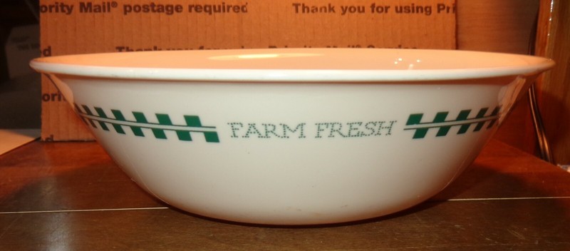 Corning Ware Corelle FARM FRESH VEGETABLE SERVING BOWL 8-1/2" WIDE