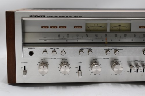 Vintage Pioneer SX-1050 AM/FM Stereo Receiver - Powers On *Parts Unit* *READ* - Picture 2 of 8