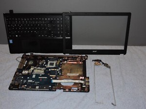 Acer Aspire  E1-530  Tastatur , Mainboard , Scharniere  ....Konvolut