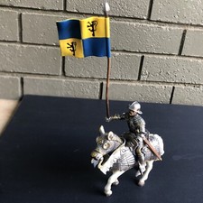 Schleich 70008 Toy Knight Flag Bearer Mounted On Horse Silver Blue Yellow Lion