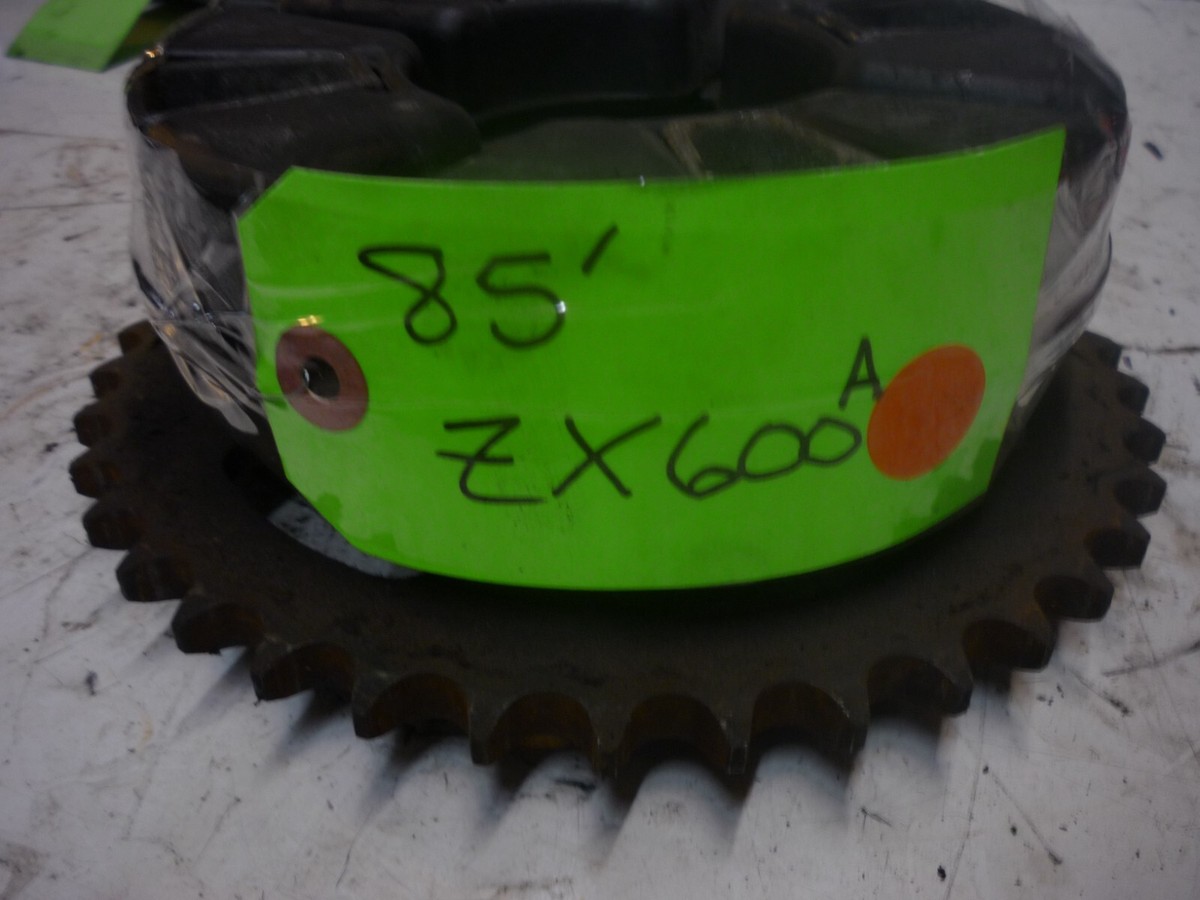 KAWASAKI 1985 85 ZX600 ZX 600 SPROCKET CARRIER REAR WHEEL HUB OEM