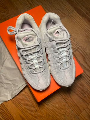 Size 6 Women's or 4 Men's - Nike Air Max 95 Grey Fog Pink Foam | eBay