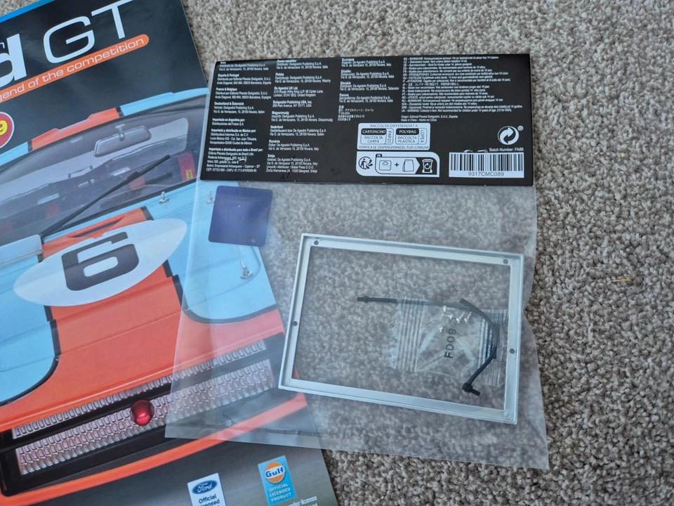 1/8 Scala DeAgostini Costruisci La Tua Auto Ford GT40 Numero 89 + Rivista - Immagine 3 di 3