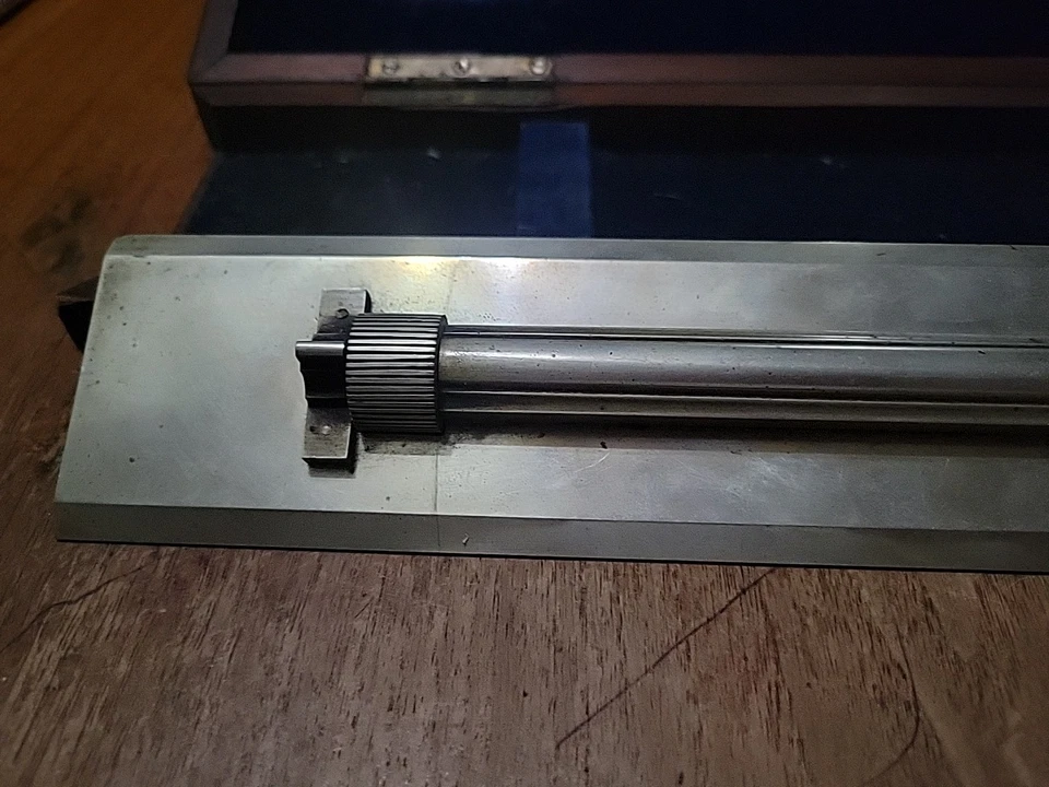 Antigua regla paralela de metal de 1800 de 18" con estuche de madera Foto 2 de 4