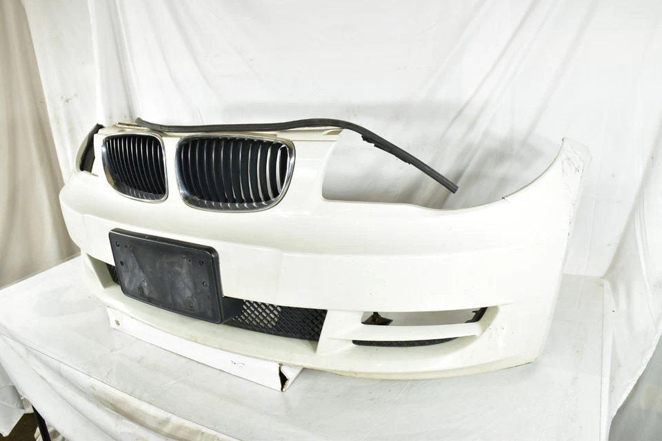 💎 08-13 BMW E88 128i 135i Front Bumper Cover & Grille Trim Panel OEM Foto 3 de 4