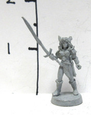 D D AD D - Ral Partha Female Fighter