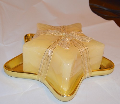 Roman Inc Large 3-wick Star Shaped Candle w/Gold Reusable Dish Tray - Picture 3 of 9